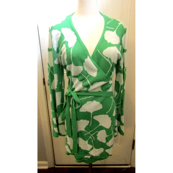 Diane Von Furstenberg Sweater Wrap Mini Dress Green Floral Long Sleeve Size L - Picture 2 of 8